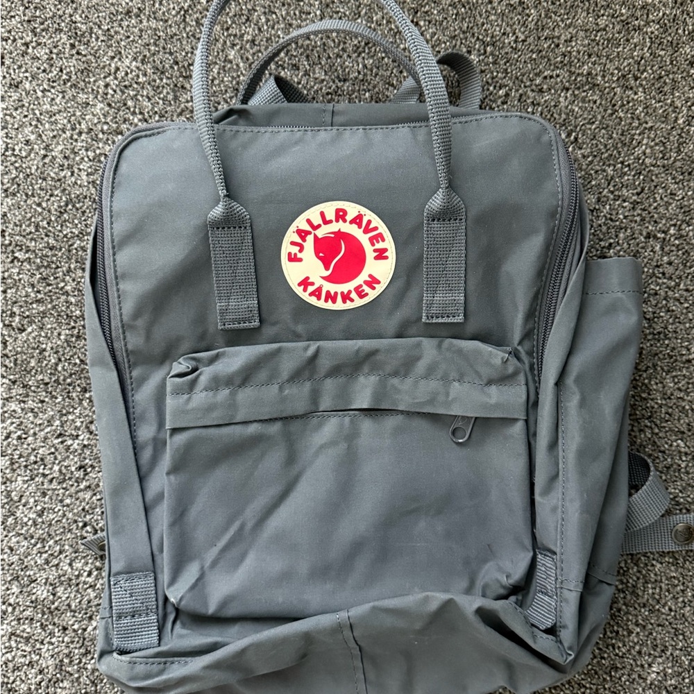 FJ Raven Kånken Gray Backpack